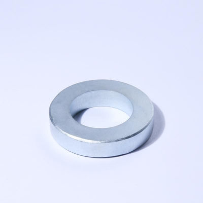 ZnのコーティングN52リング磁石のネオジムの極度の磁石のサイズはカスタマイズした