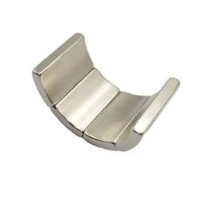 ネオジム鉄Bの希土類モーター磁石、NiCuNiのコーティング アークは磁石を形づけた