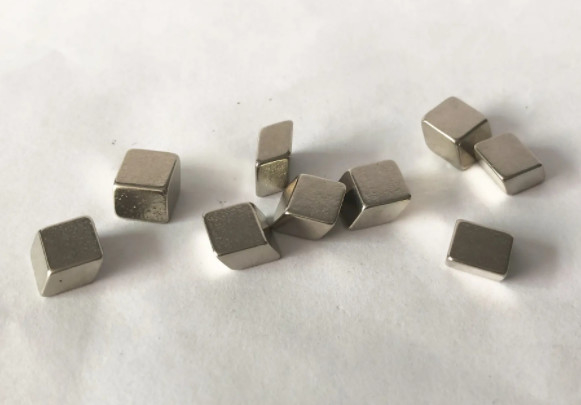 ハードウェア機械類のために形づくN38 ネオジム鉄Bの磁石のブロック スペシャルに塗るNIのCU NI